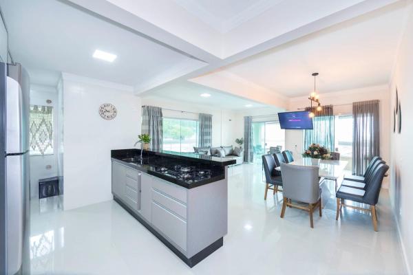 Billede 1: 201BD - Lindo apartamento com Vista ao Mar, Alto Padrão 3 Suítes - 09 pessoas em Bombinhas - SC