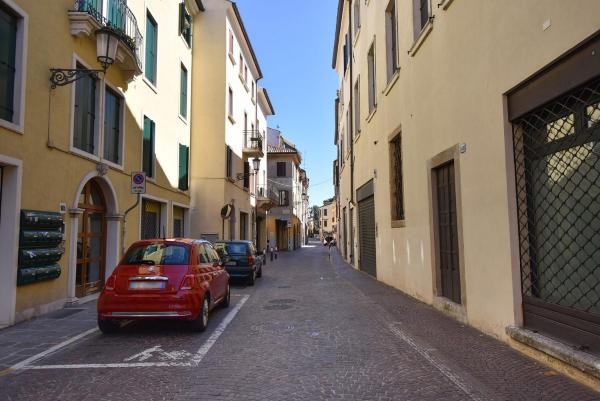 A la foto es mostra l'objecte Welc-ōM Battisti Cozy Flat situat a la ciutat de Pàdua.