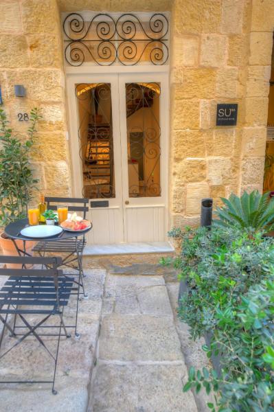 Cute and modern duplex apartment in ideal location RCAS1-1, La Valette