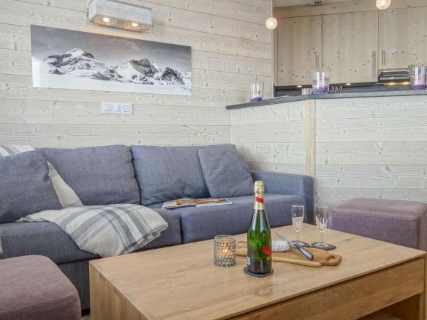 På billedet ses objektet Apartment Le Curling B - Val Claret-35 by Interhome beliggende i byen Tignes.