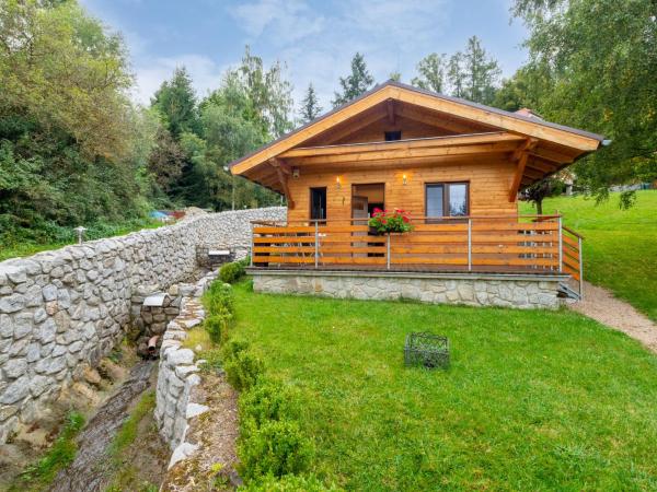 Na foto é possível ver o objeto Holiday Home Bečov nad Teplou 2 by Interhome localizado na cidade de Útvina.