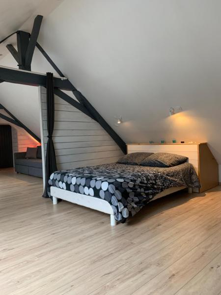 A la foto es mostra l'objecte Chambre en campagne situat a la ciutat de Parence.