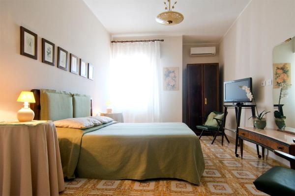 A la foto es mostra l'objecte Mimì Rooms situat a la ciutat de Cagliari.