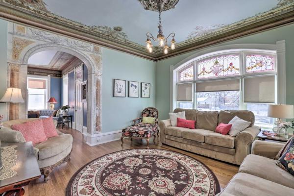 A la foto es mostra l'objecte Charming Mt Pleasant Home in Historic Dtwn! situat a la ciutat de Fairview.