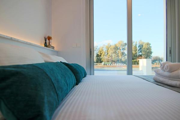 Phaedrus Living - Seaside Deluxe Flat Harbour 106, Pafos