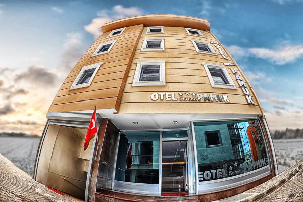 The photo shows the Serenti Pamuk Hotel located in the city of Giresun.