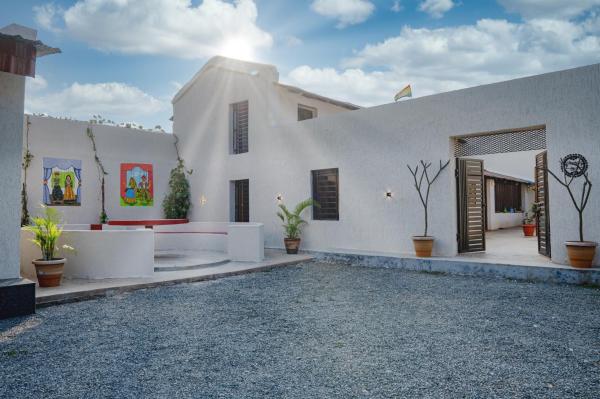 A la foto es mostra l'objecte Takshshila Park And Resorts situat a la ciutat de Jagdalpur.