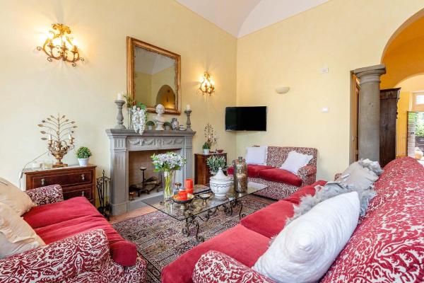 写真にはルッカ市にあるCasa Francescaが写っています。