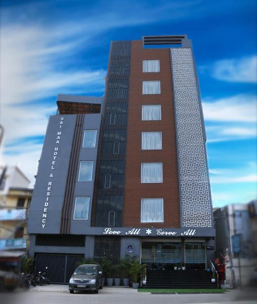 Na zdjęciu widoczny jest obiekt Sai Maa Hotel & Residency położony w mieście Puttaparthi.