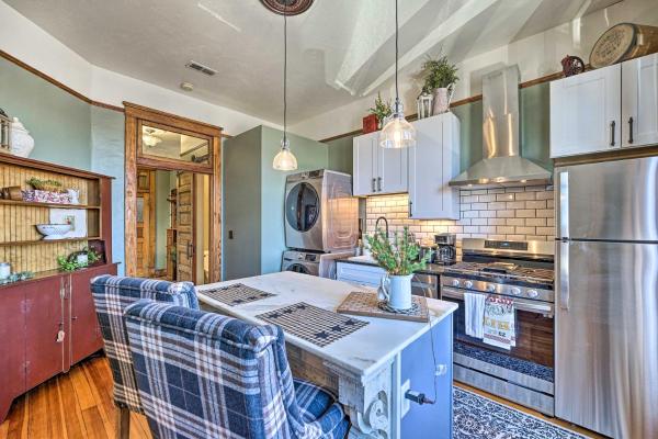 A la foto es mostra l'objecte Walk to Shops and Restaurants Dtwn Laramie Condo! situat a la ciutat de Laramie.