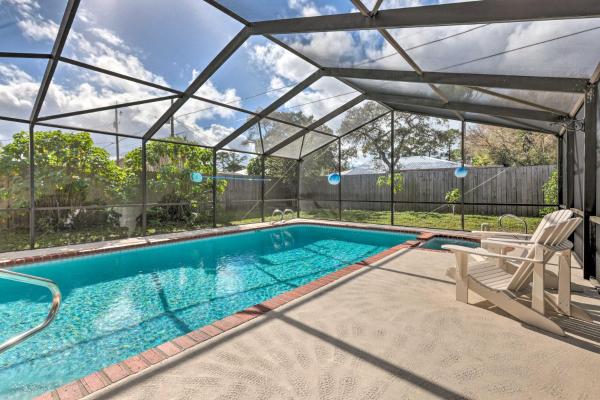 På billedet ses objektet Outdoor Retreat in Edgewater with Private Pool beliggende i byen Edgewater.