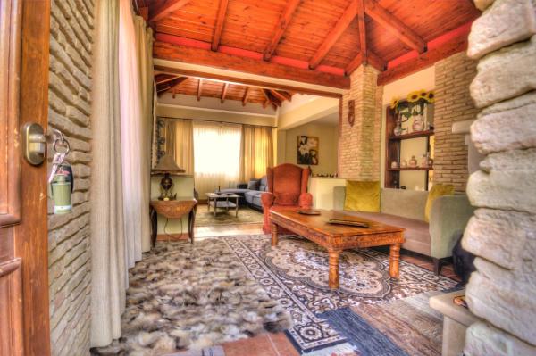 A la foto es mostra l'objecte Villa Escobadd situat a la ciutat de Distomo.