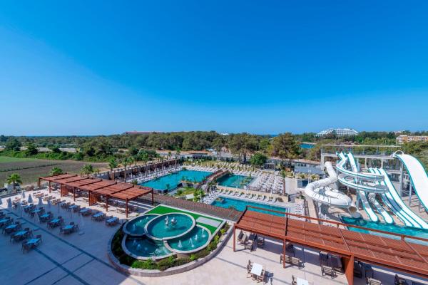 На фото показан объект Akadia Luxury Sorgun - Adults & Couples Only - Ultra All Inclusive by LRS Hotels, расположенный в городе Сиде.