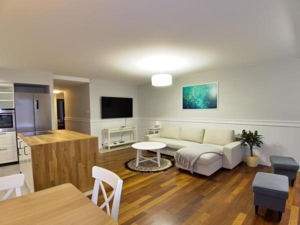 A la foto es mostra l'objecte Family Suite Parking 2 Bathrooms 300 m sea situat a la ciutat de Sopot.