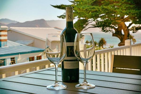 Penguin Haven . Luxury 2 bedroom, Boulders Beach.