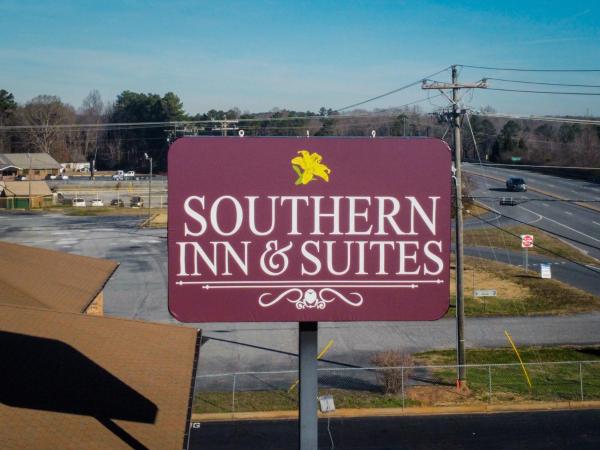 A la foto es mostra l'objecte Southern Inn and Suites situat a la ciutat de Southern Shops.