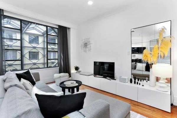 Sophistication Stay-Cation with a Roof Top Pool!, Окленд