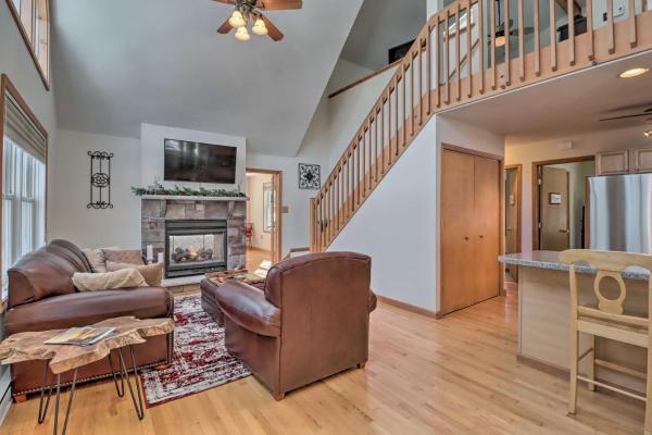 Fotografie 5: Deck, Pool, Trails Access: Pocono Family Home!