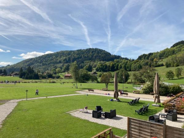A la foto es mostra l'objecte Village Club Les Cîmes du Léman-Neaclub situat a la ciutat de Lully.