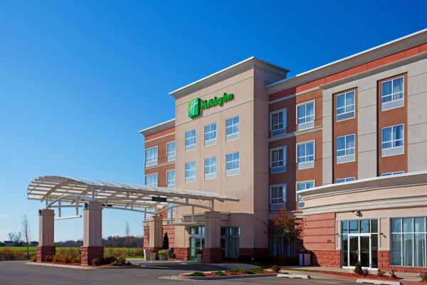 Na fotografii je vidět objekt Holiday Inn Aurora North - Naperville by IHG nacházející se ve městě Plano.