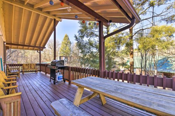 A la foto es mostra l'objecte Patio, Grill and Mogollon Rim Views Payson Cabin situat a la ciutat de Payson.
