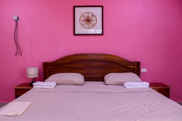 Na zdjęciu widoczny jest obiekt Ecohotel Shalom położony w mieście Valladolid.