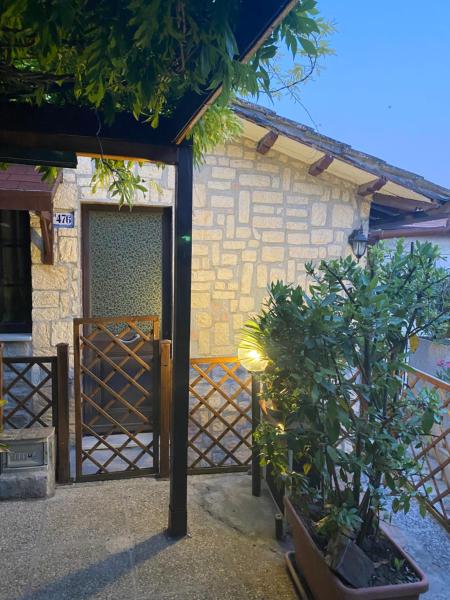 Nella foto è visibile l'oggetto Casa di campagna situato nella città di Pianello.