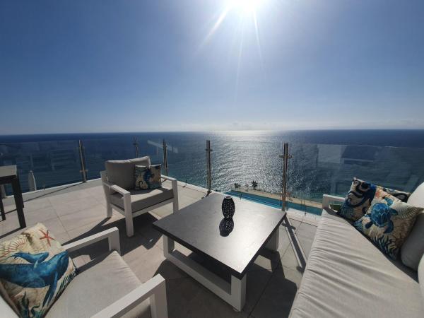 写真にはトロクス市にあるBayview Hills - Balcón del Mediterráneoが写っています。