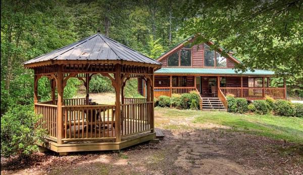 Sweet Seclusion, Hot Tub, Air Hockey, Wifi, 560 Free Tickets Each Paid Day - Sevierville, TN