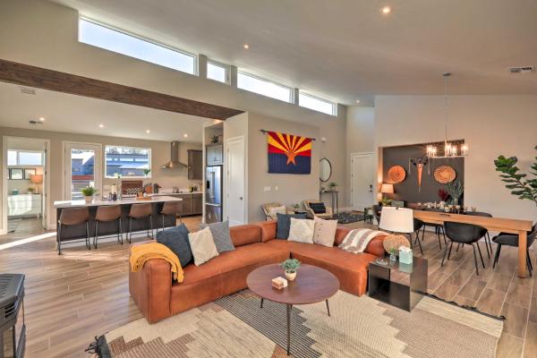 写真にはフラッグスタッフ市にあるFlagstaff Home w/ Patios + Mount Humphries Views!が写っています。