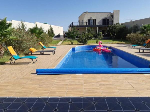 写真にはIfrane市にあるVILLA MODERNEが写っています。