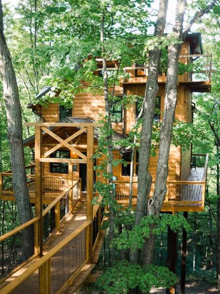 Na fotografii je vidět objekt Treehouse #3 by Amish Country Lodging nacházející se ve městě Millersburg.