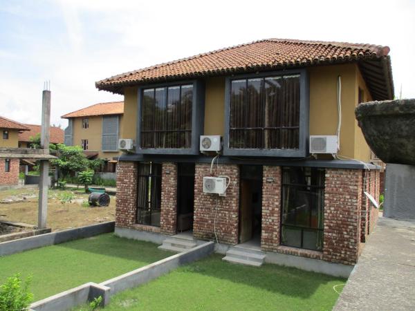 A la foto es mostra l'objecte Ganga Kutir Oak Villa on Raichak situat a la ciutat de Phalta.