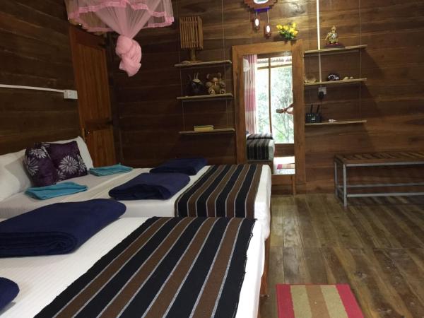 A la foto es mostra l'objecte Ella nature nest situat a la ciutat de Ella.