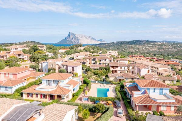Apartments In Residence With Swimming Pool In Cala Girgolu - Sardinia
