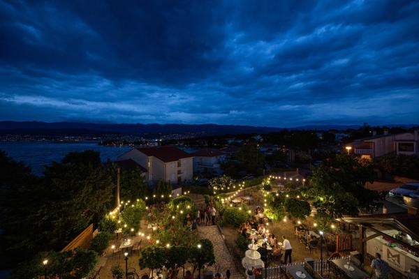 La photo montre l'objet Meliores Rooms situé dans la ville de Šilo.