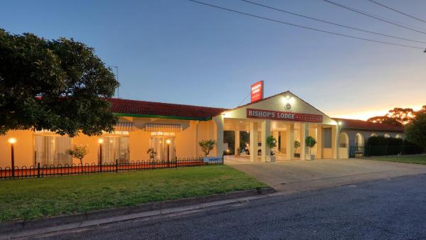 På billedet ses objektet Bishops Lodge Narrandera beliggende i byen Narrandera.