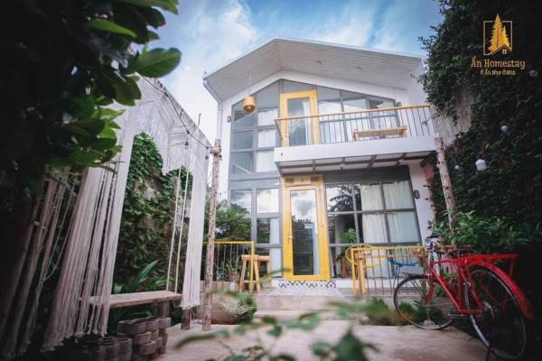 Na zdjęciu widoczny jest obiekt Ẩn Homestay Phan Thiết położony w mieście Ấp Hòa Thanh (2).