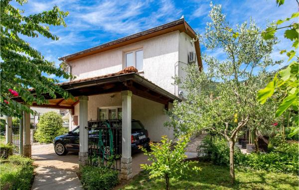 På bildet vises objektet Nice Apartment In Rukavac With Wifi som ligger i byen Donji Rukavac.