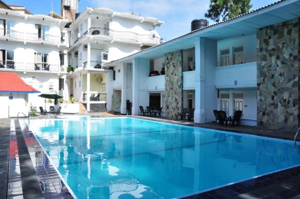 Na fotografii je vidět objekt Peradeniya Rest House nacházející se ve městě Kandy.