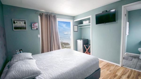The photo shows the Popotla Room #1 located in the city of Plan Libertador.