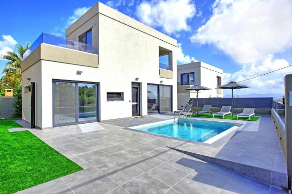 På billedet ses objektet Villa Maripol by PosarelliVillas beliggende i byen Galatás.