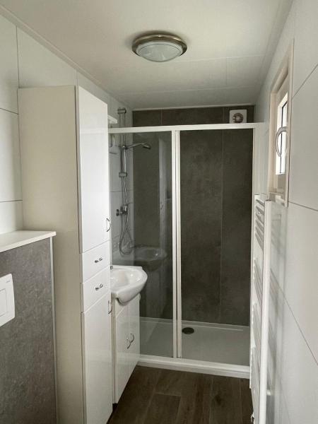 Fotografie 6: Chalet (J09) op gezellige familiecamping bij zee