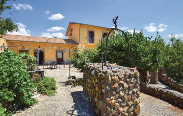 Awesome Home In Nicosia With Wifi - Sicily