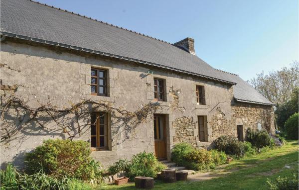 A la foto es mostra l'objecte Holiday Home Moelan Sur Mer With A Fireplace 356 situat a la ciutat de Brigneau.