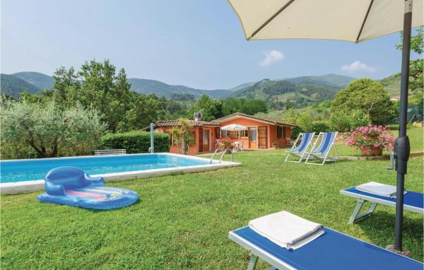 På billedet ses objektet Cozy Home In Colle Di Compito Lu beliggende i byen Ruota.