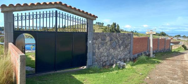 På billedet ses objektet Alberto homestay taypi qamaña establo beliggende i byen Juli.