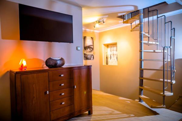 Na fotografii je vidět objekt Modern nacházející se ve městě Studniska.