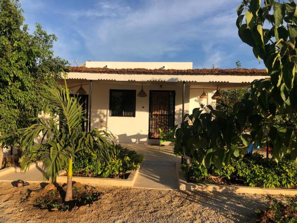 Na zdjęciu widoczny jest obiekt La Maison Aziz - La Somone - Sénégal położony w mieście Somone.