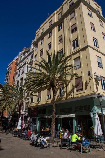 A la foto es mostra l'objecte Russafa Youth Hostel situat a la ciutat de València.